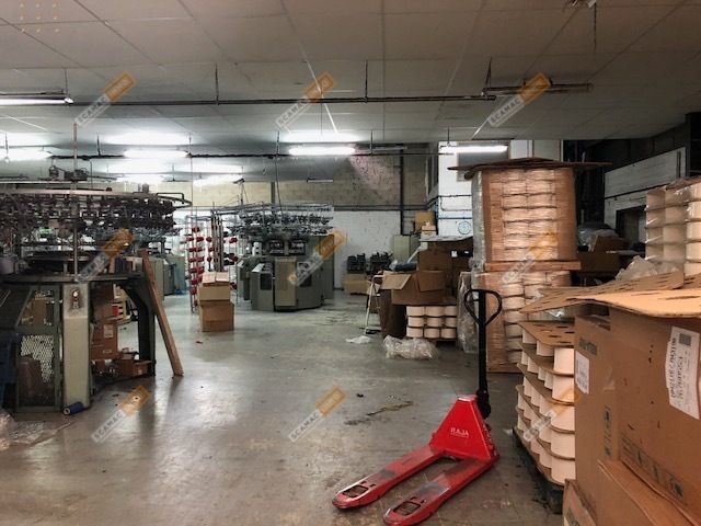 local d'activités de 277m², Arpajon (Essonne)