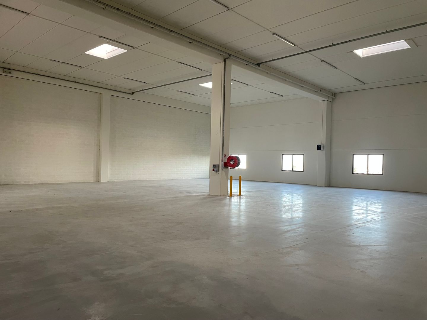 entrepôt de 778m², Bondy (Seine-Saint-Denis)