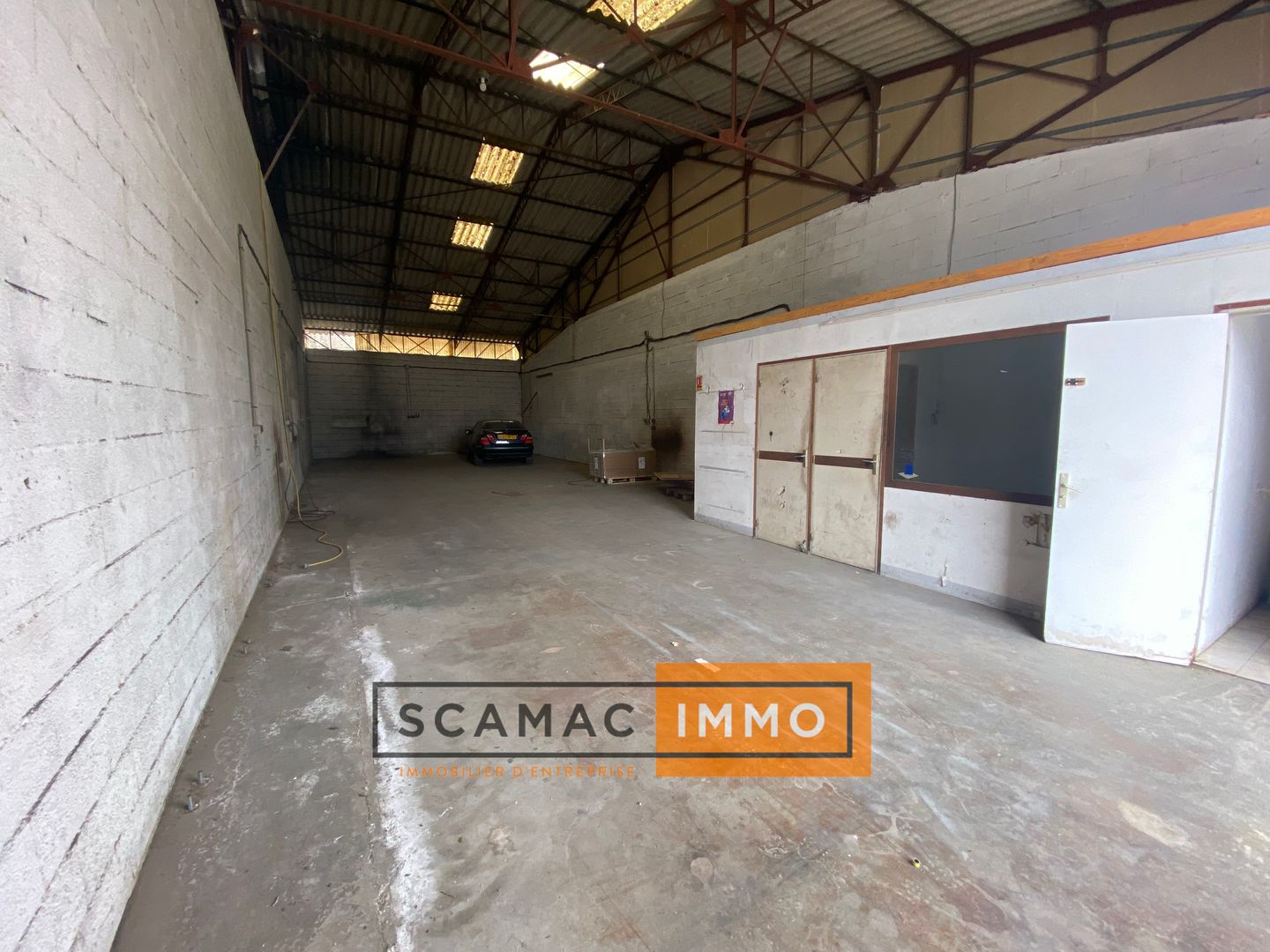 local commercial de 140m², La Brillanne (Alpes-de-Haute-Provence)
