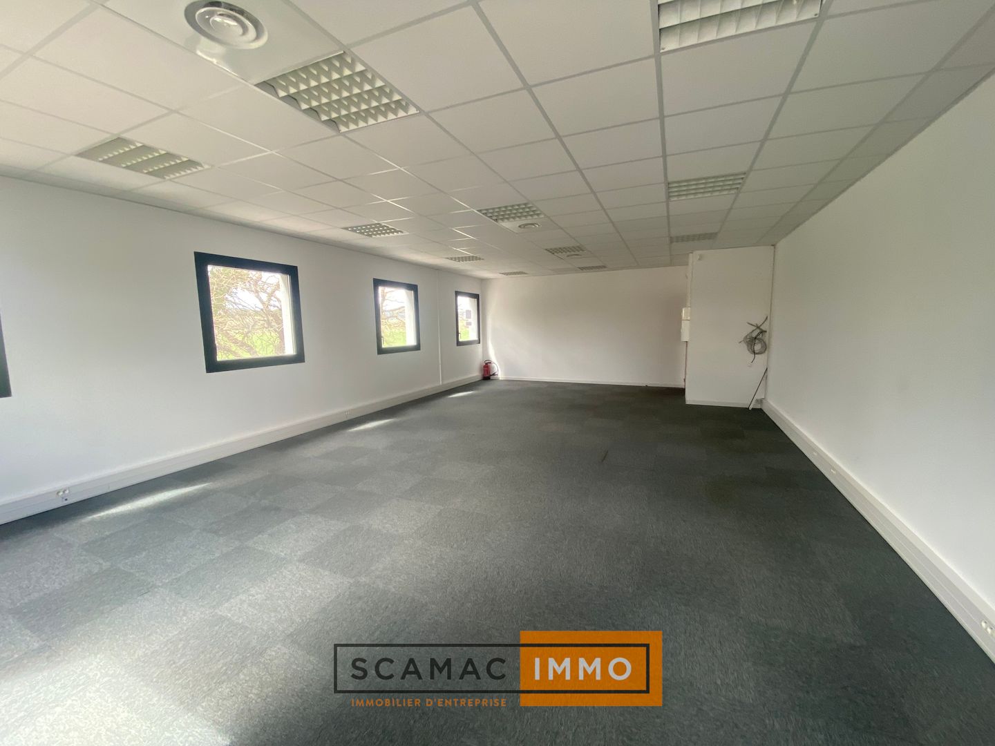 bureau de 65m², Éguilles (Bouches-du-Rhône)