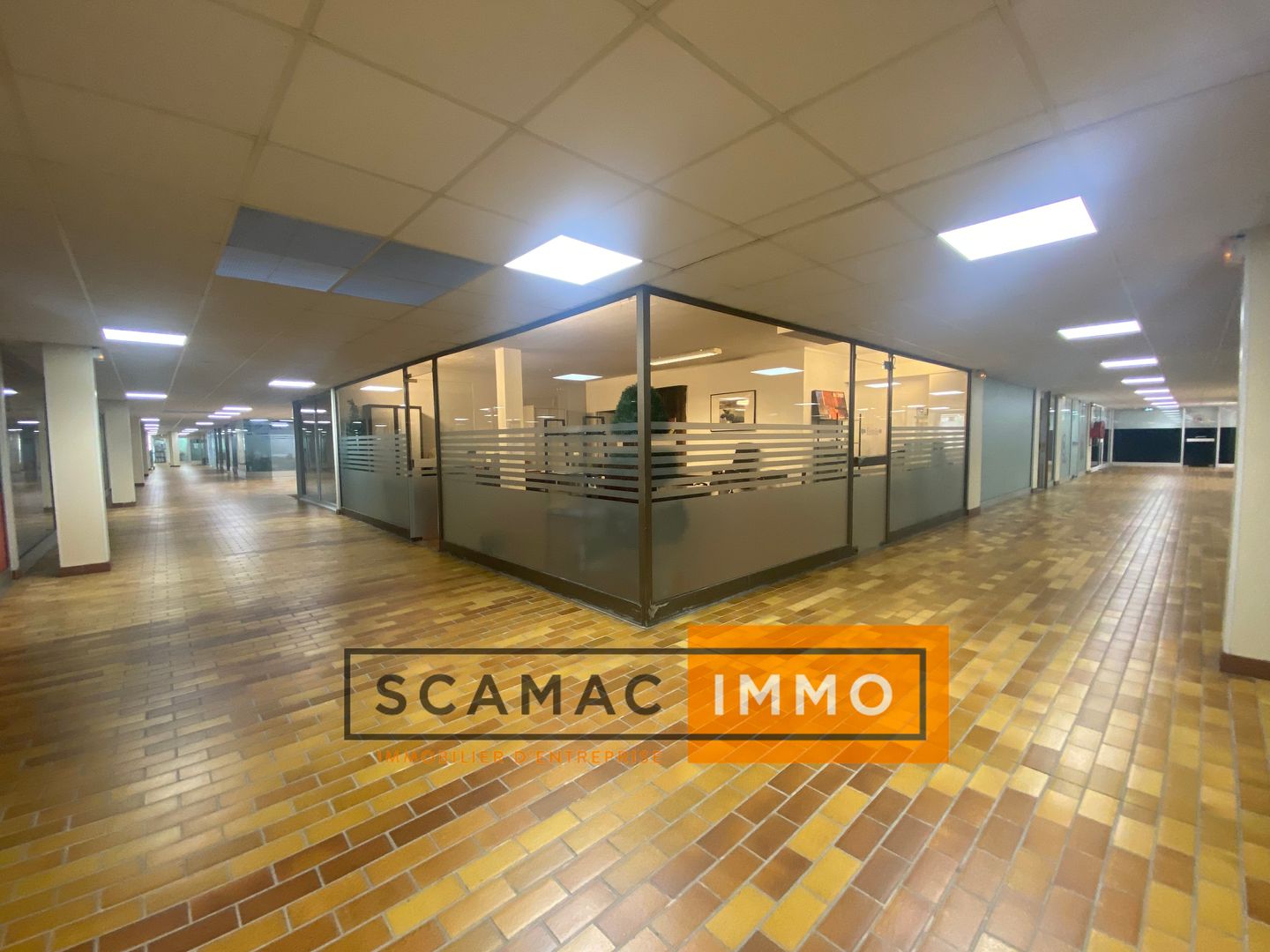 bureau de 80m², Marseille 8 (Bouches-du-Rhône)