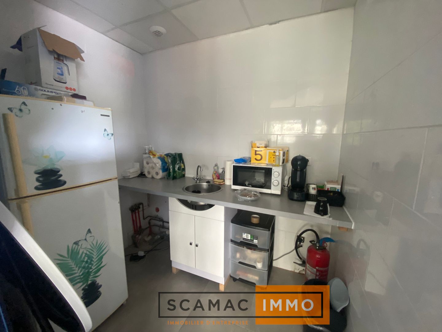 local d'activités de 225m², Les Milles (Bouches-du-Rhône)
