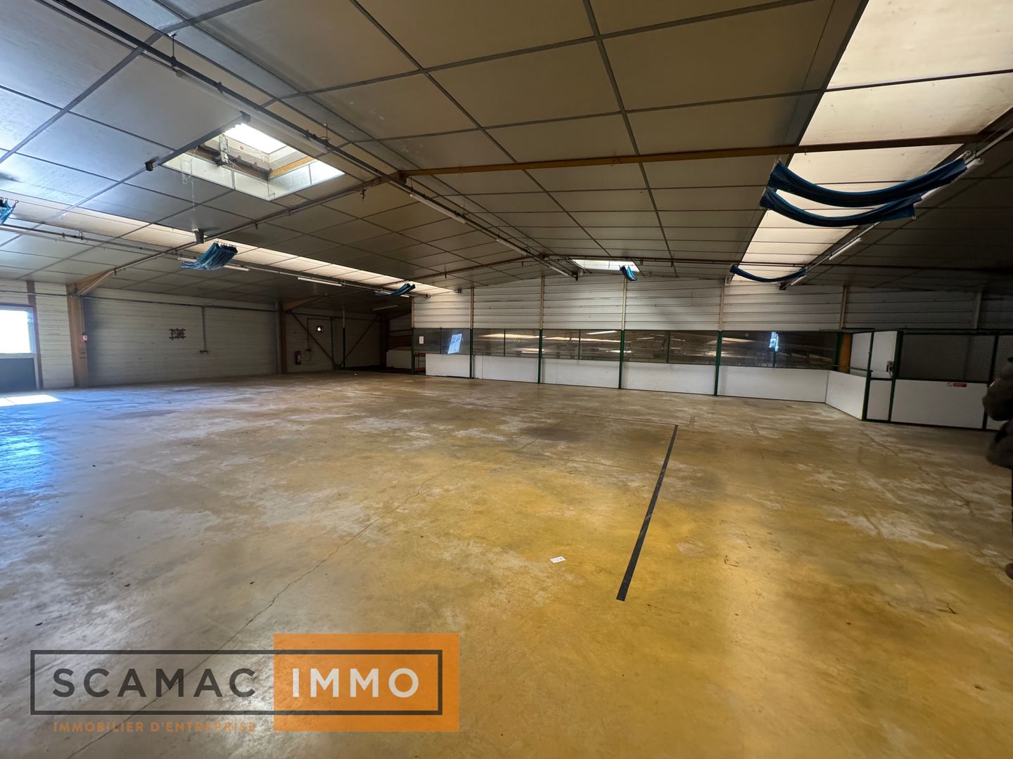 entrepôt de 3 566m², Le Châtelet-en-Brie (Seine-et-Marne)