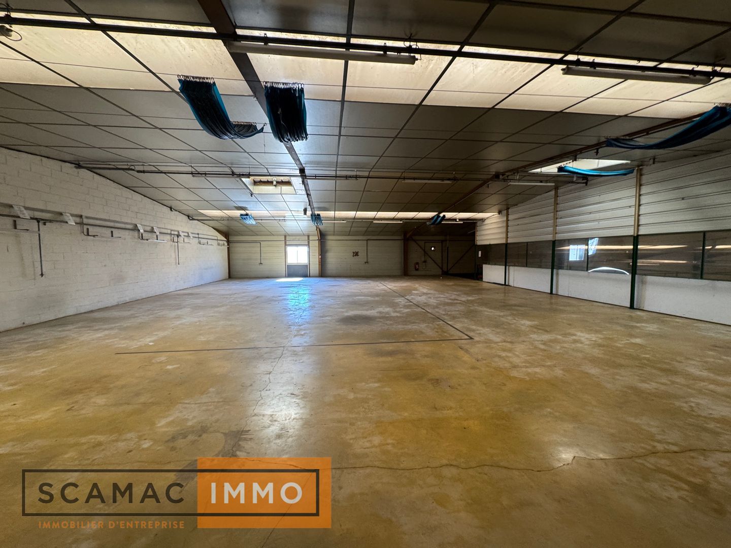 entrepôt de 3 566m², Le Châtelet-en-Brie (Seine-et-Marne)