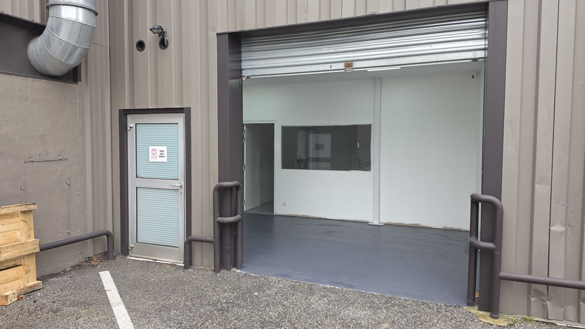 local d'activités de 137m², Montigny-le-Bretonneux (Yvelines)