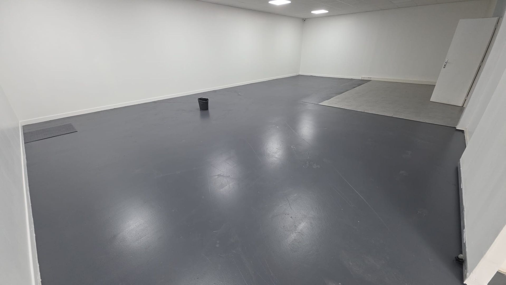local d'activités de 137m², Montigny-le-Bretonneux (Yvelines)