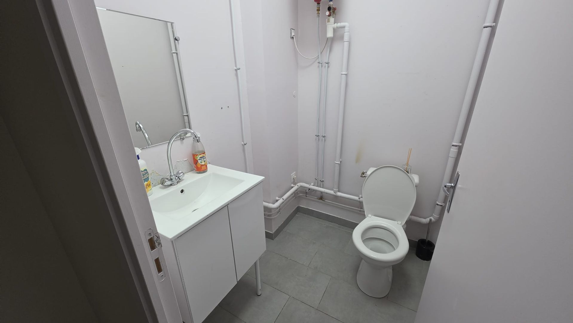 local d'activités de 137m², Montigny-le-Bretonneux (Yvelines)