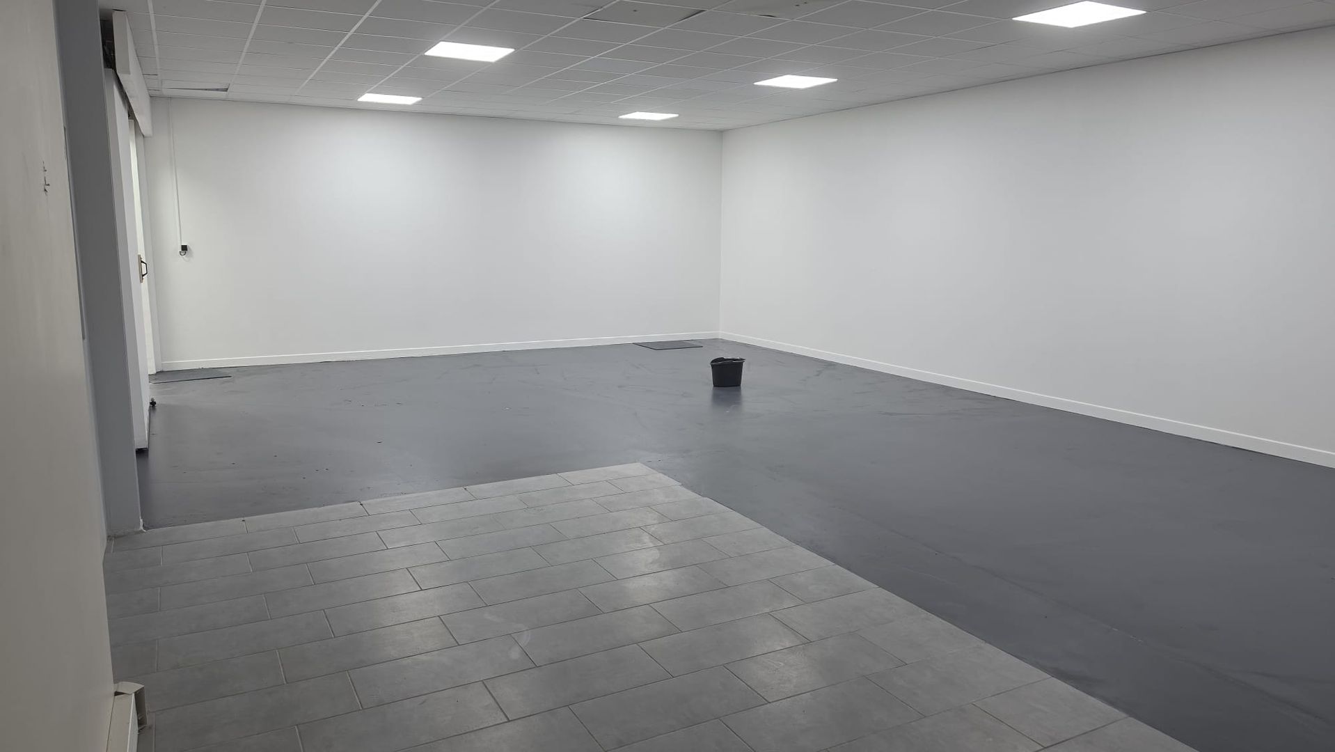 local d'activités de 137m², Montigny-le-Bretonneux (Yvelines)