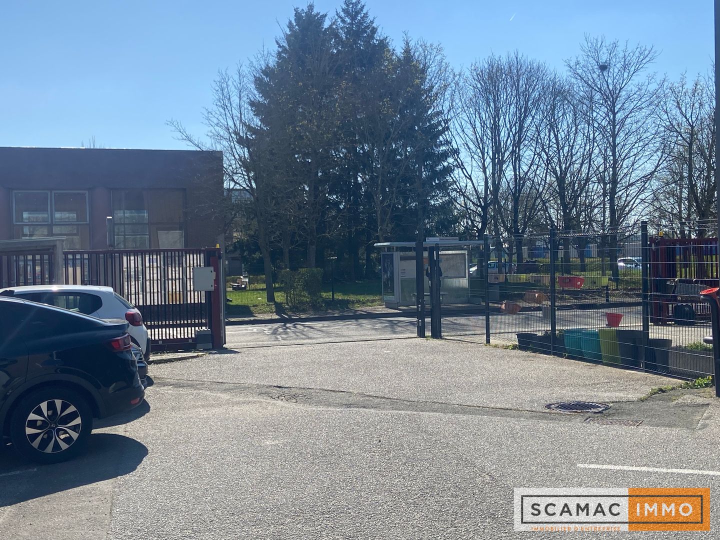 local d'activités de 45m², Montigny-le-Bretonneux (Yvelines)