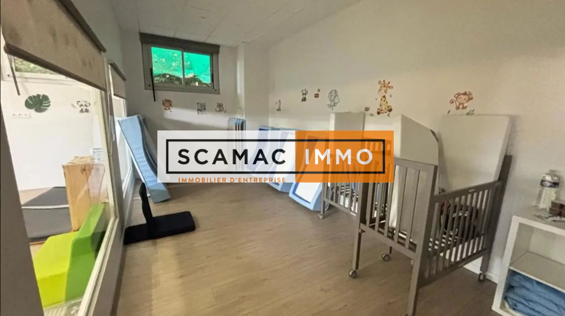 local d'activités de 285m², Montigny-le-Bretonneux (Yvelines)