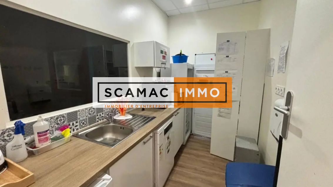 local d'activités de 285m², Montigny-le-Bretonneux (Yvelines)