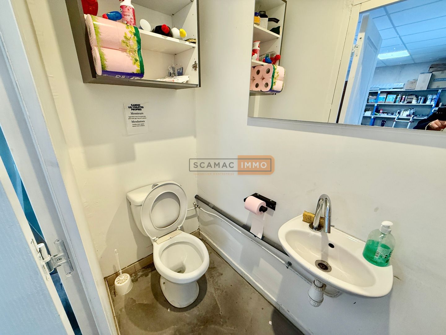 local d'activités de 90m², Puget-sur Argens (Var)