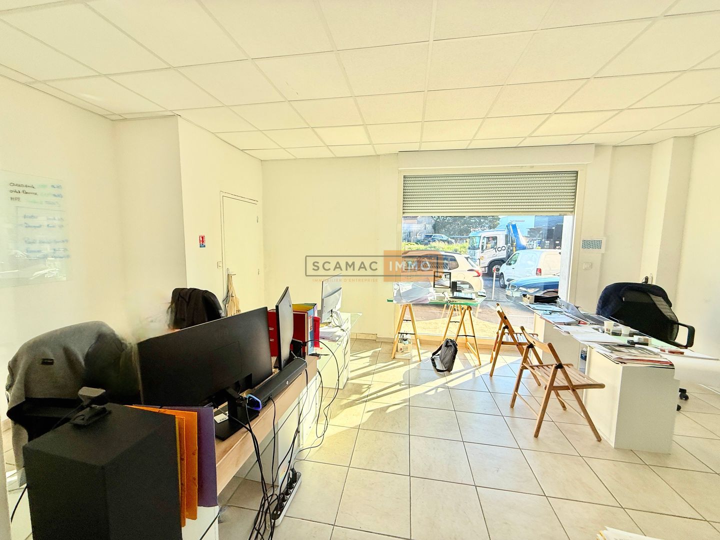 local d'activités de 90m², Puget-sur Argens (Var)
