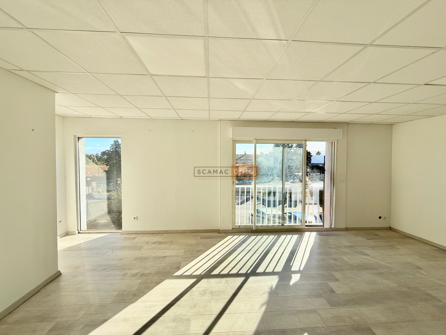 local d'activités de 100m², Puget-sur Argens (Var)
