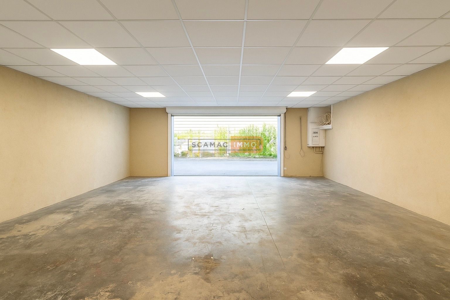 local d'activités de 200m², Puget-sur Argens (Var)