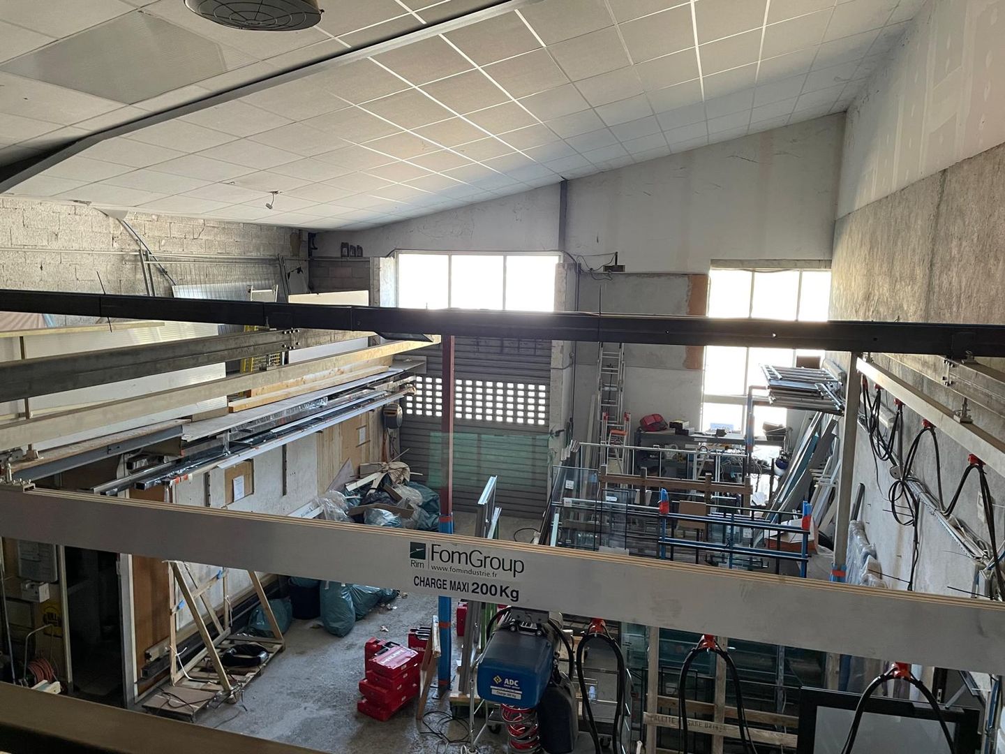 local d'activités de 750m², Fréjus (Var)
