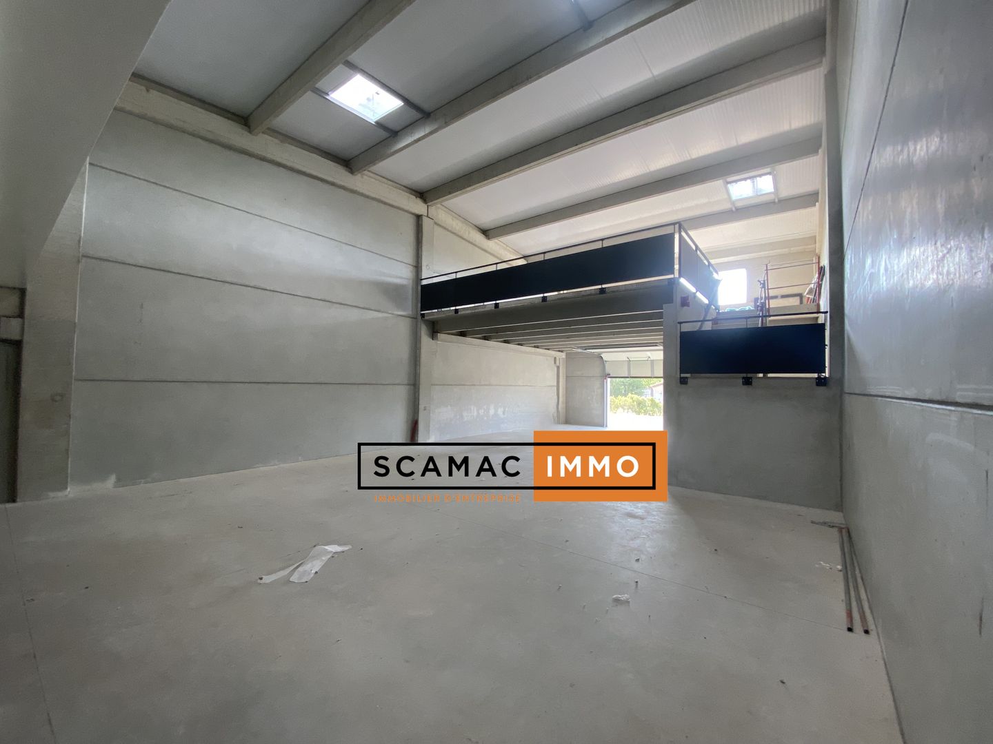 entrepôt de 300m², Cuers (Var)