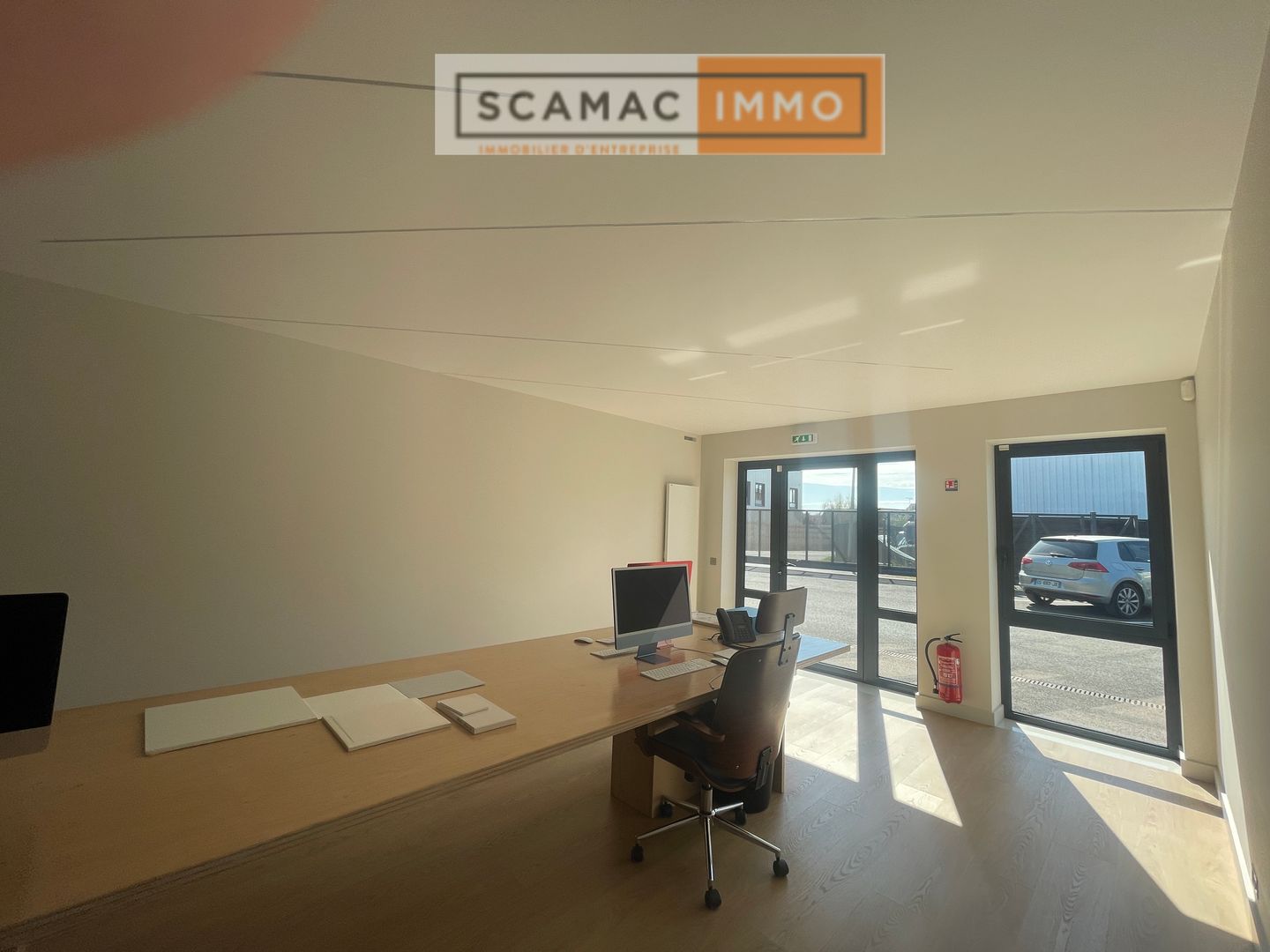 local d'activités de 710m², Arpajon (Essonne)