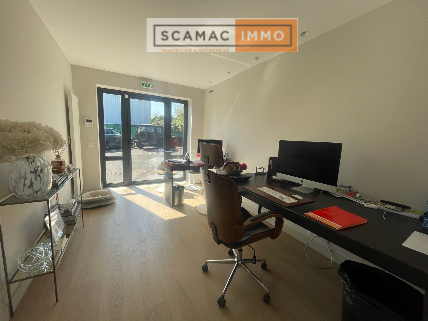 local d'activités de 710m², Arpajon (Essonne)