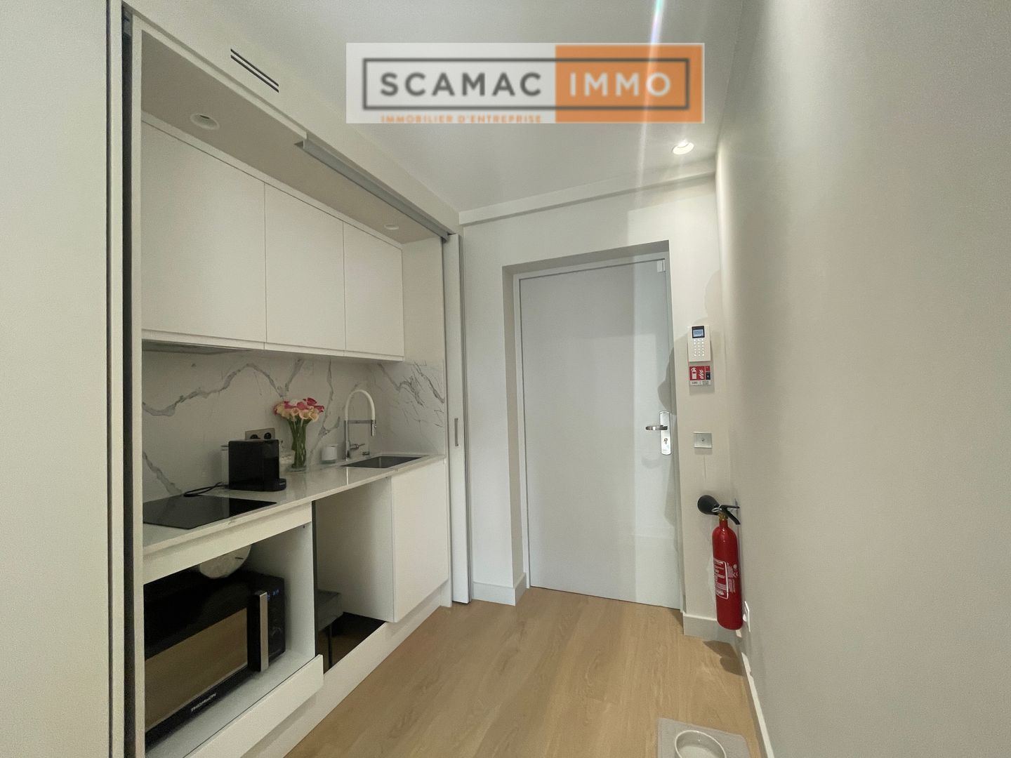 local d'activités de 710m², Arpajon (Essonne)