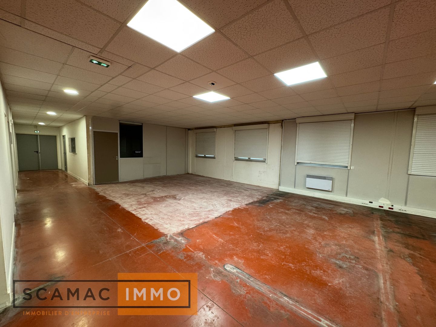 locaux mixtes de 1 526m², Ris-Orangis (Essonne)