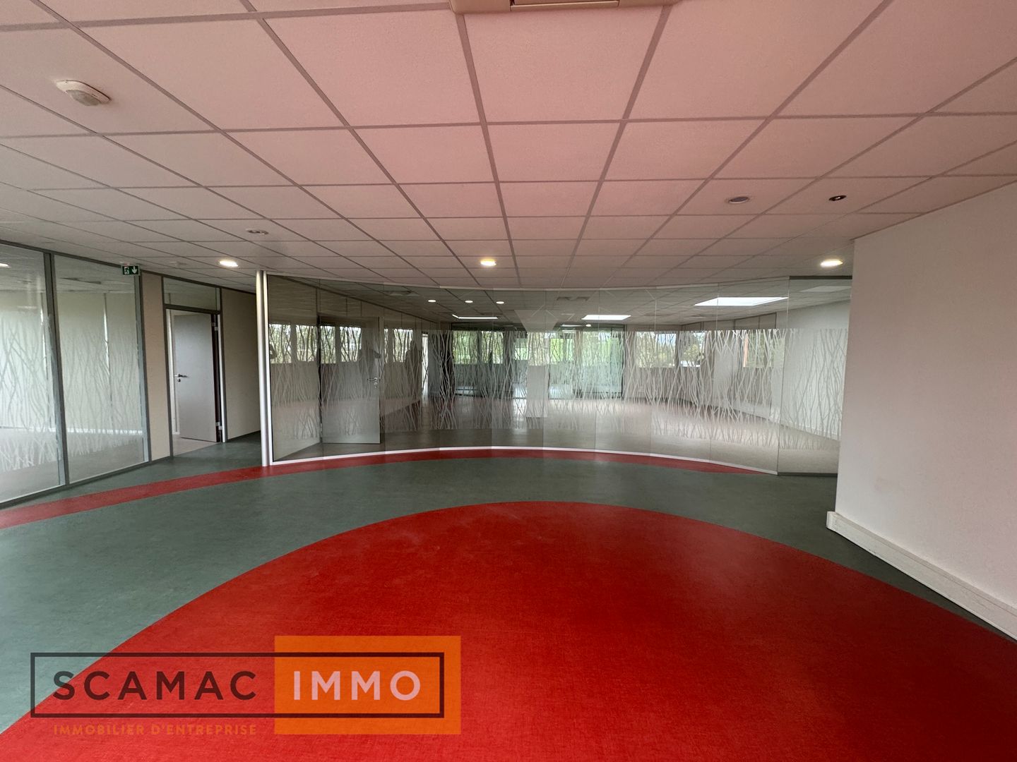 locaux mixtes de 1 526m², Ris-Orangis (Essonne)