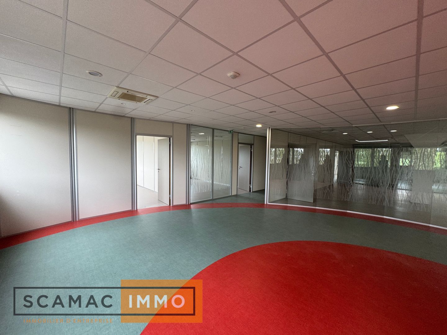 locaux mixtes de 1 526m², Ris-Orangis (Essonne)