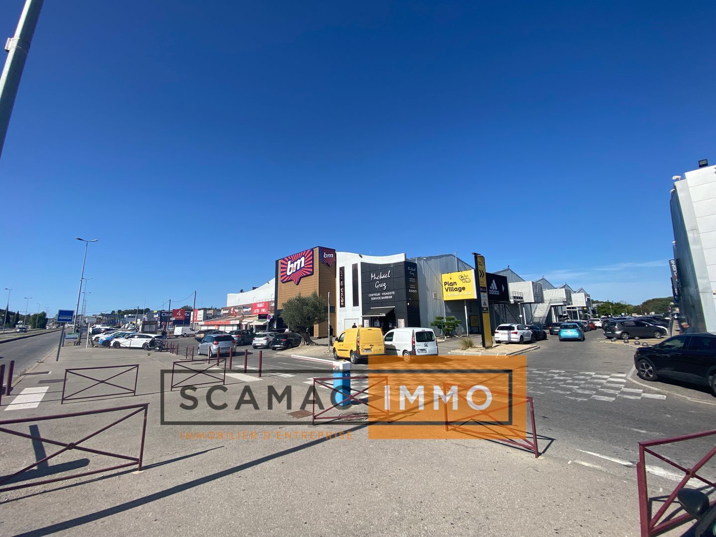 local commercial de 540m², Cabriès (Bouches-du-Rhône)