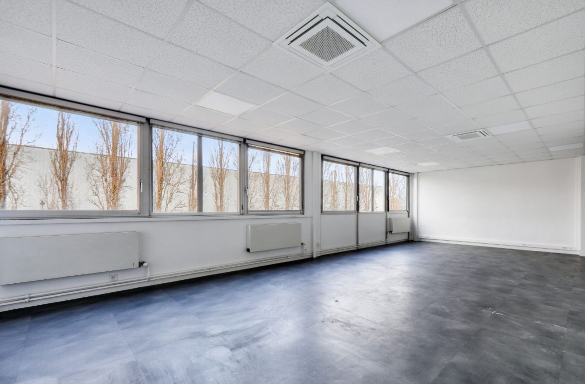 entrepôt de 630m², Trappes (Yvelines)