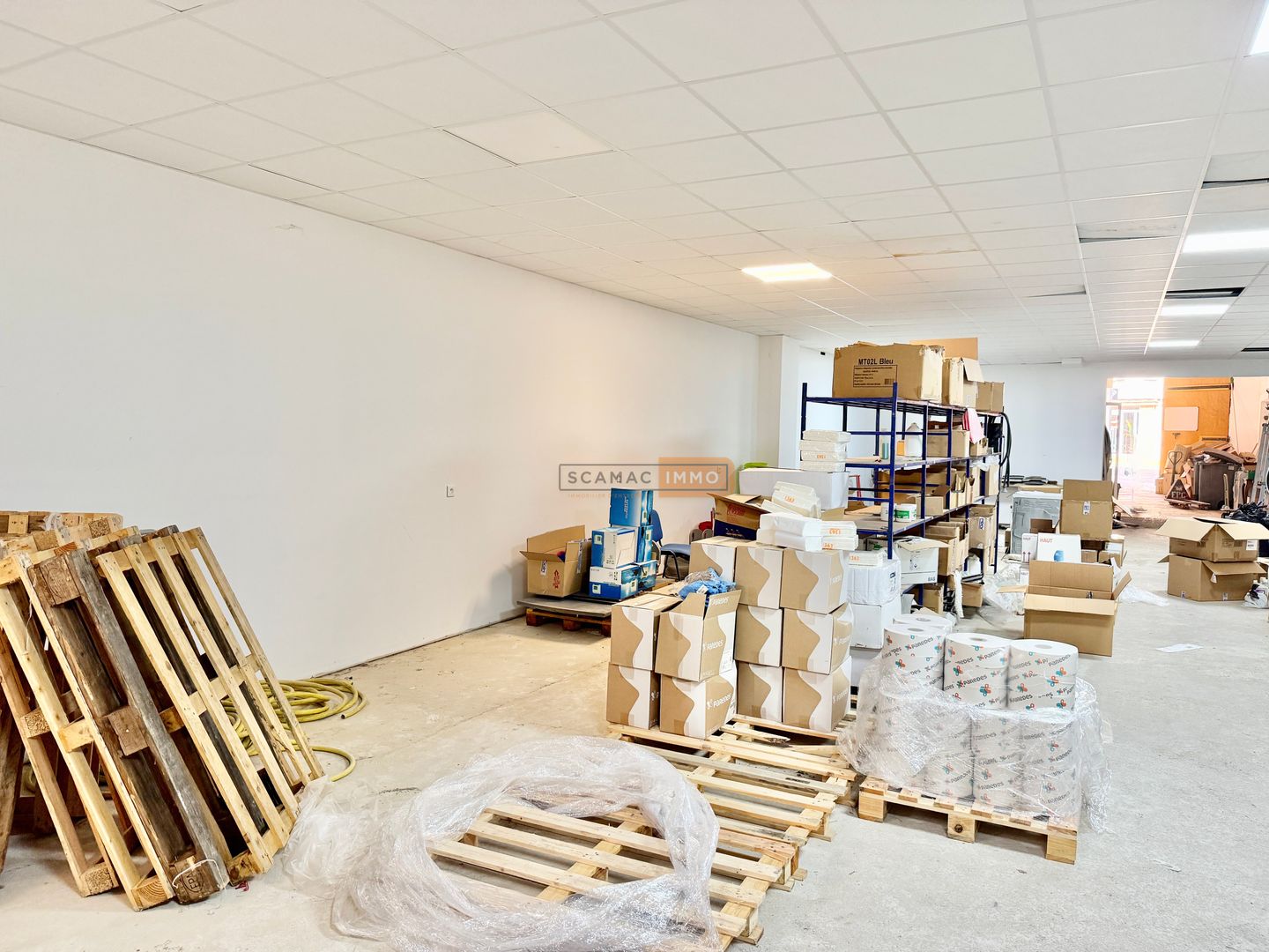 local d'activités de 183m², Le Muy (Var)