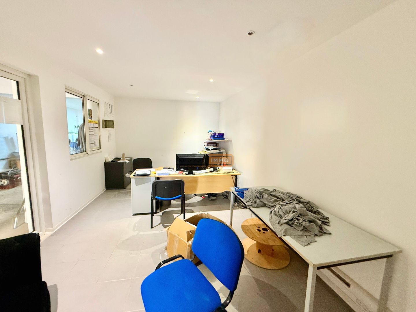 local d'activités de 183m², Le Muy (Var)