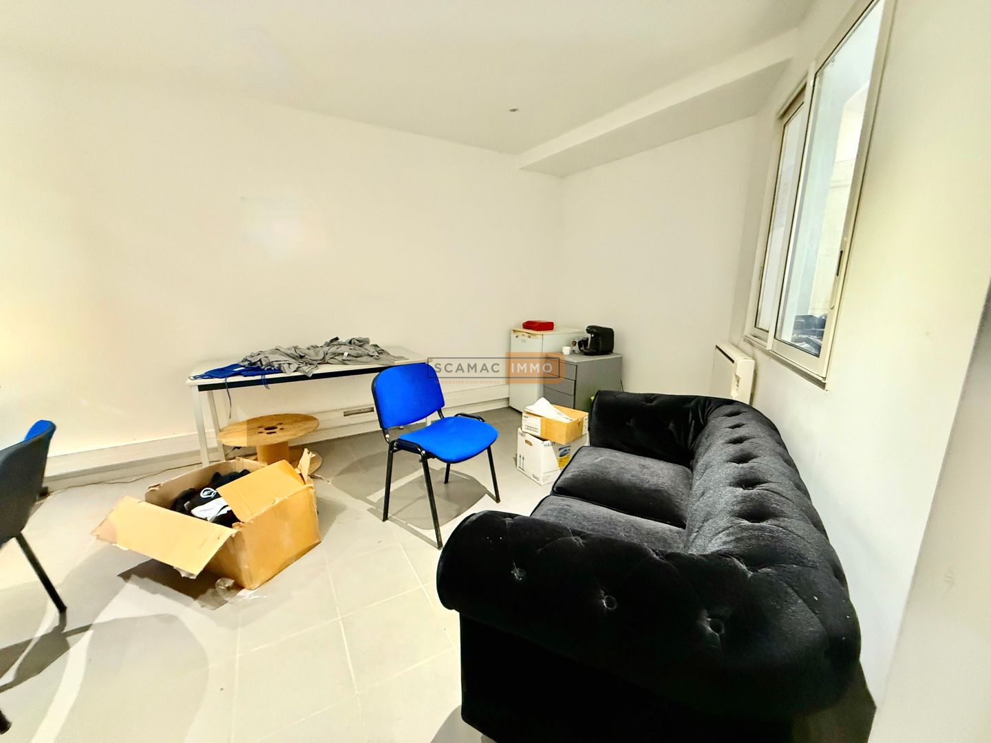 local d'activités de 183m², Le Muy (Var)