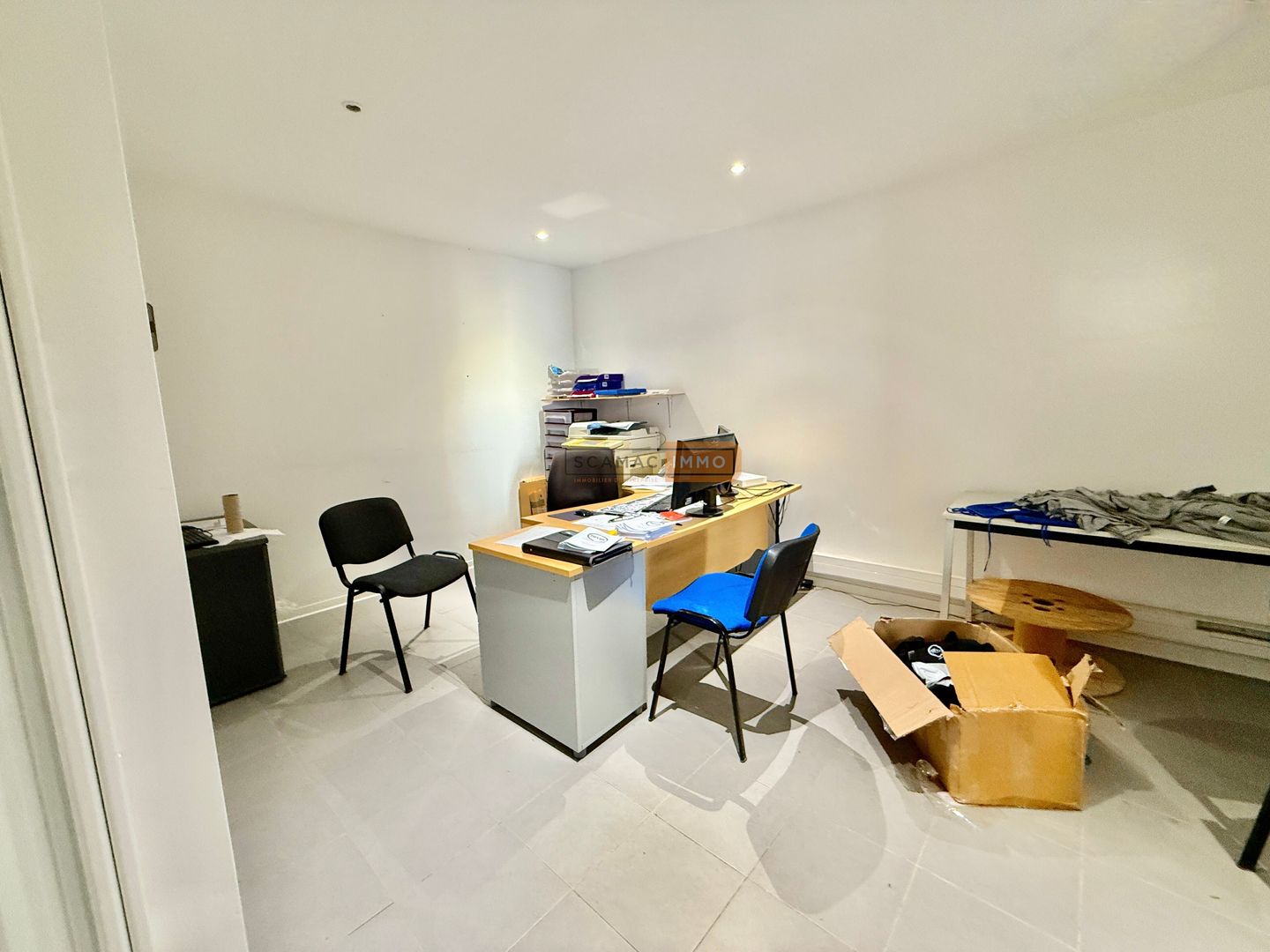 local d'activités de 183m², Le Muy (Var)
