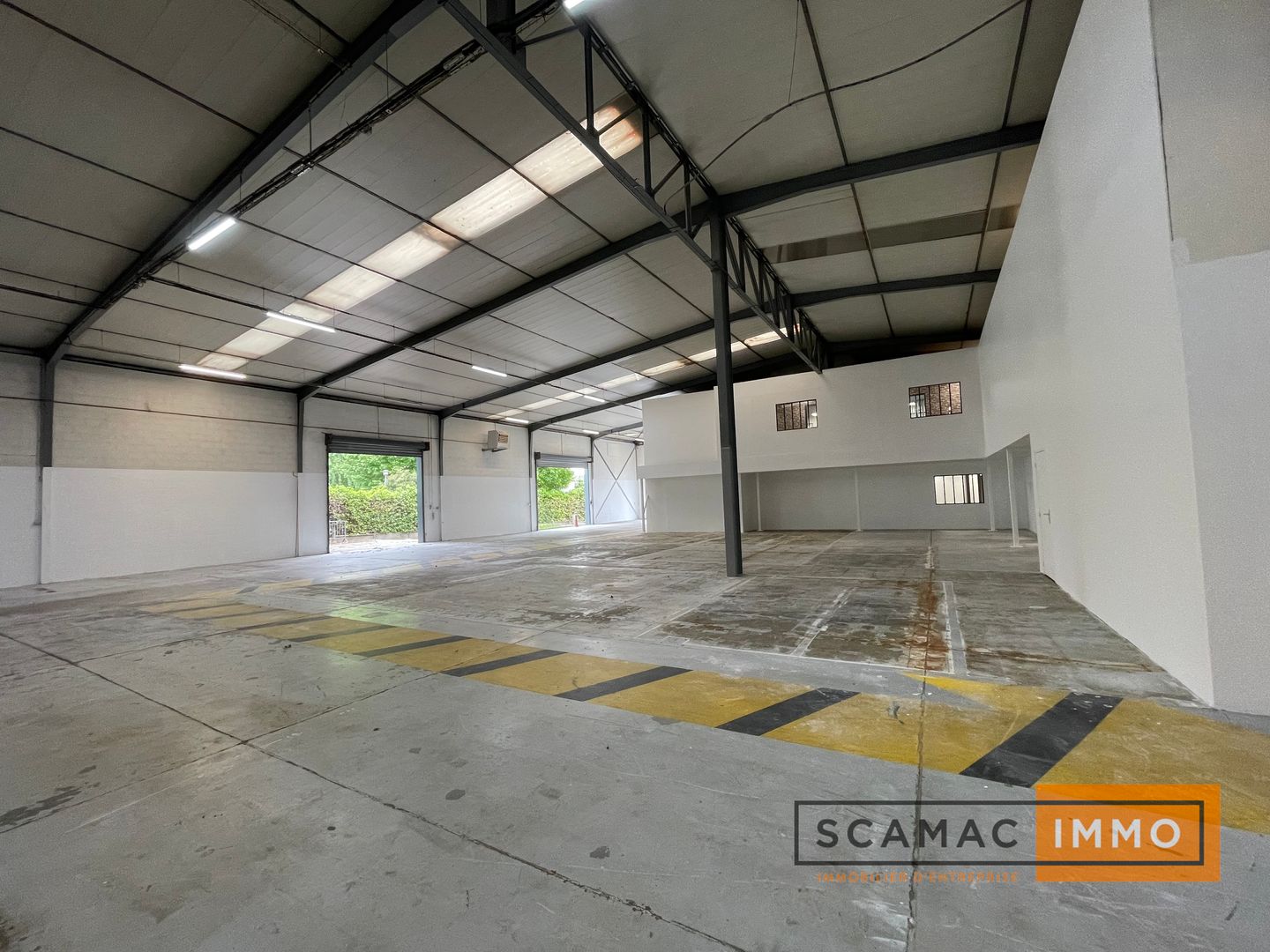 local d'activités de 2 348m², Morangis (Essonne)