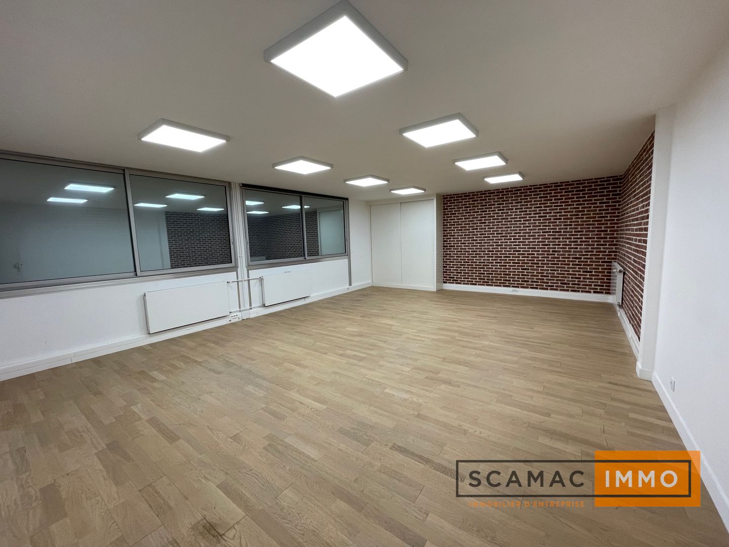 local d'activités de 2 348m², Morangis (Essonne)