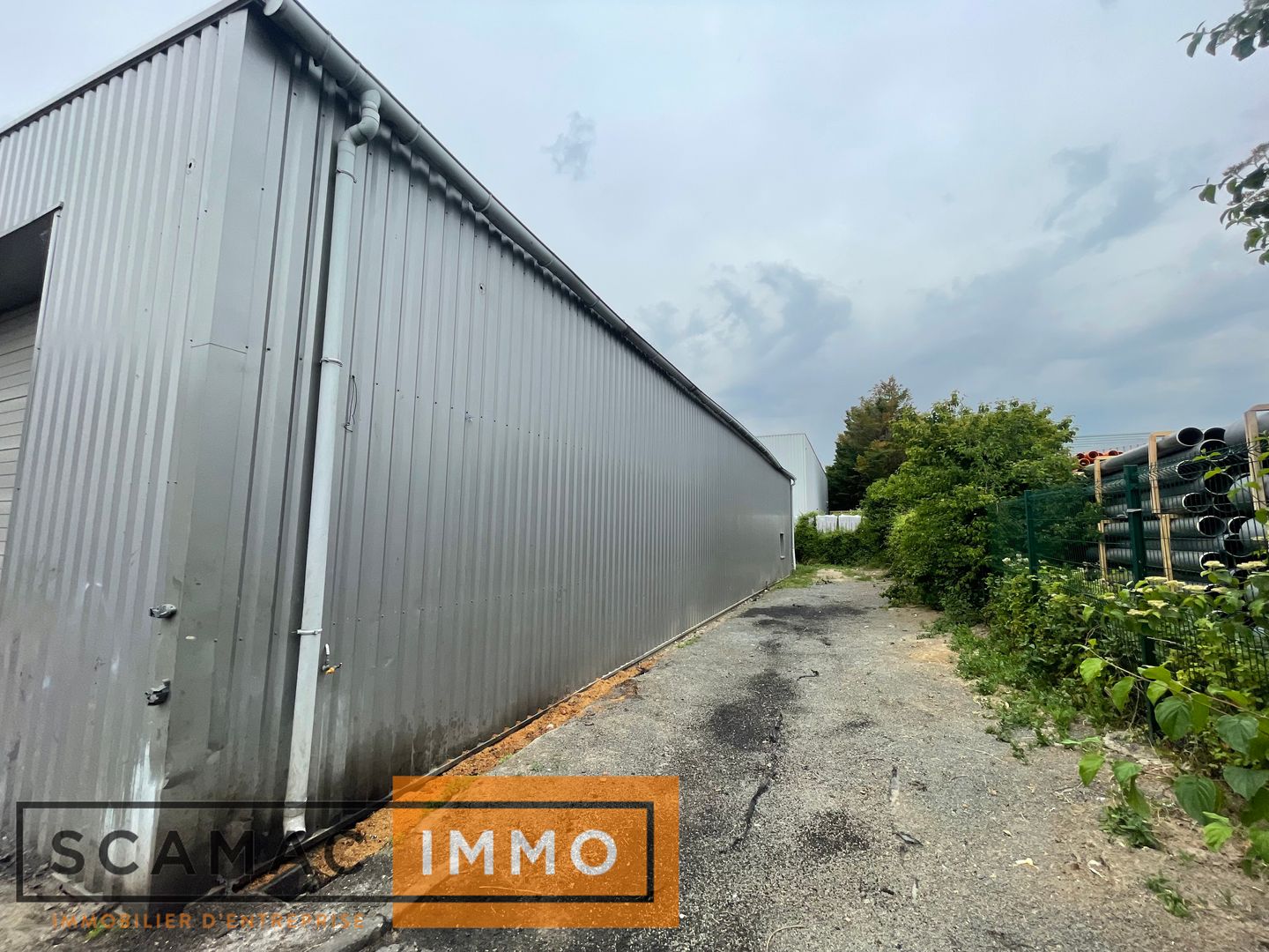 local d'activités de 902m², Bondoufle (Essonne)