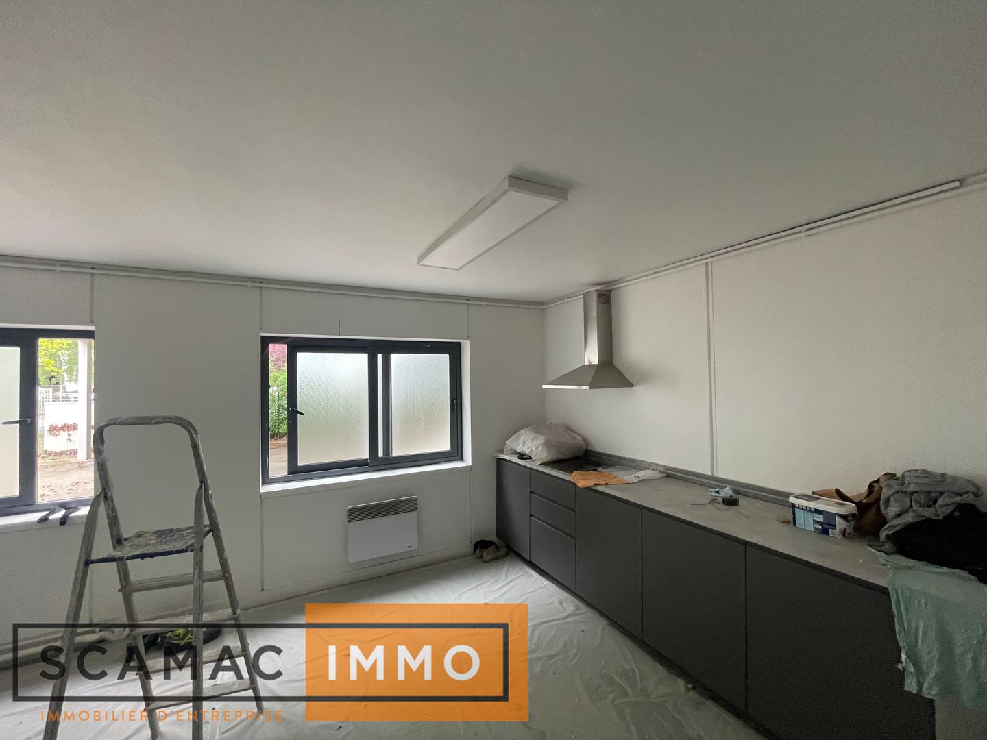 local d'activités de 902m², Bondoufle (Essonne)