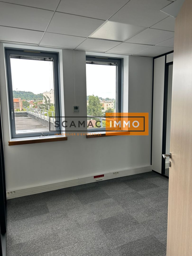 bureau de 151m², Nanterre (Hauts-de-Seine)