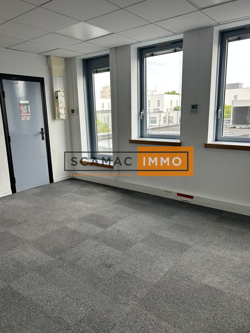bureau de 151m², Nanterre (Hauts-de-Seine)