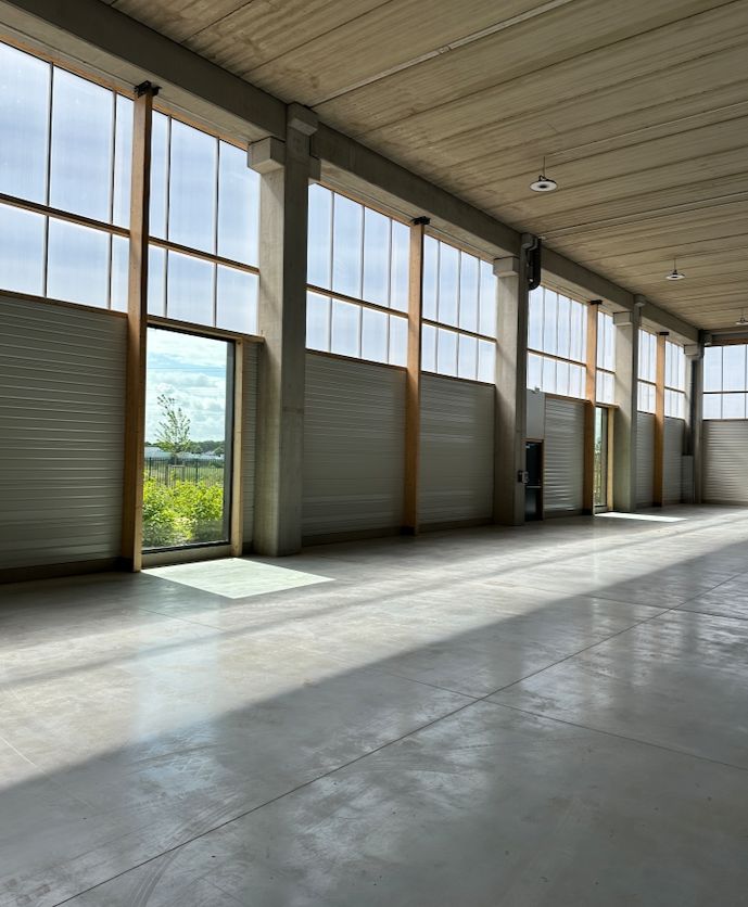 local d'activités de 1 329m², Tremblay-en-France (Seine-Saint-Denis)