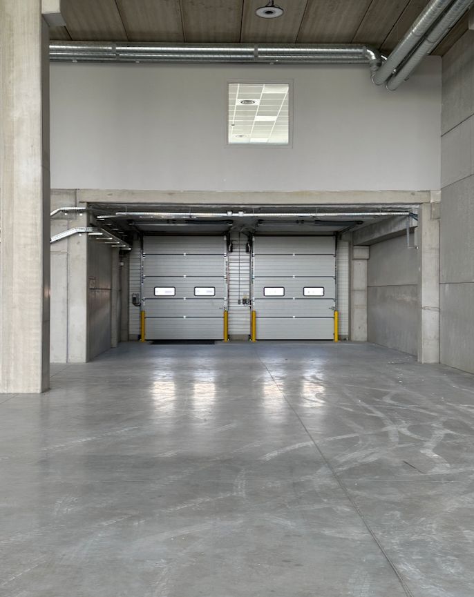 local d'activités de 1 329m², Tremblay-en-France (Seine-Saint-Denis)