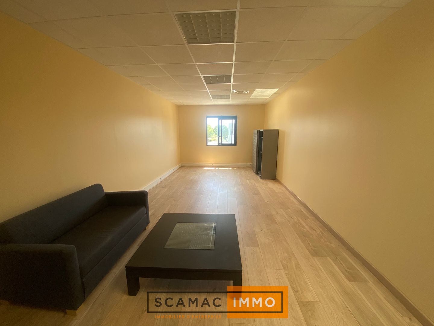 bureau de 79m², Éguilles (Bouches-du-Rhône)