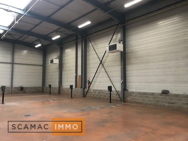local d'activités de 1 617m², Pringy (Seine-et-Marne)