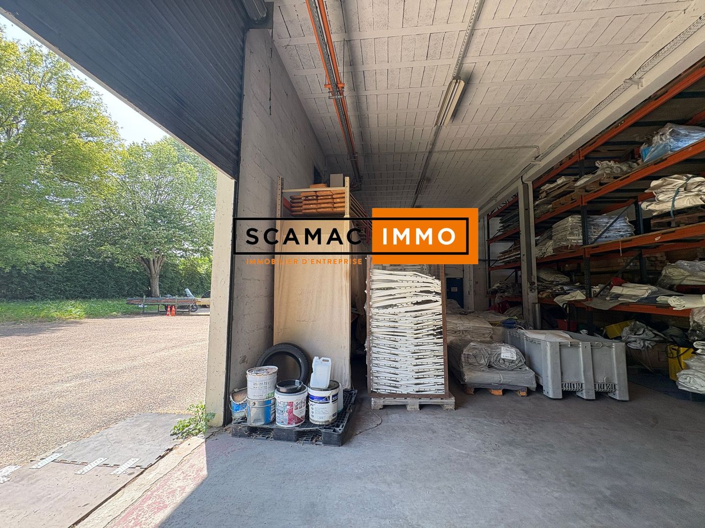 entrepôt de 785m², Trappes (Yvelines)