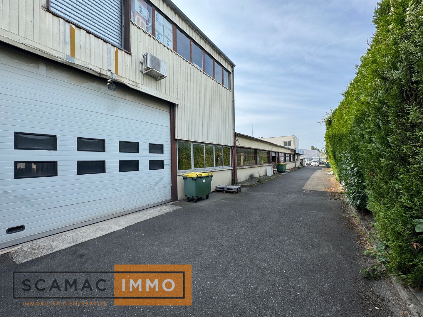 local d'activités de 1&nbsp;220m², Brétigny-sur-Orge (Essonne)