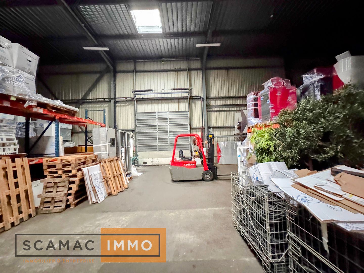 entrepôt de 1 268m², Le Plessis-Pâté (Essonne)