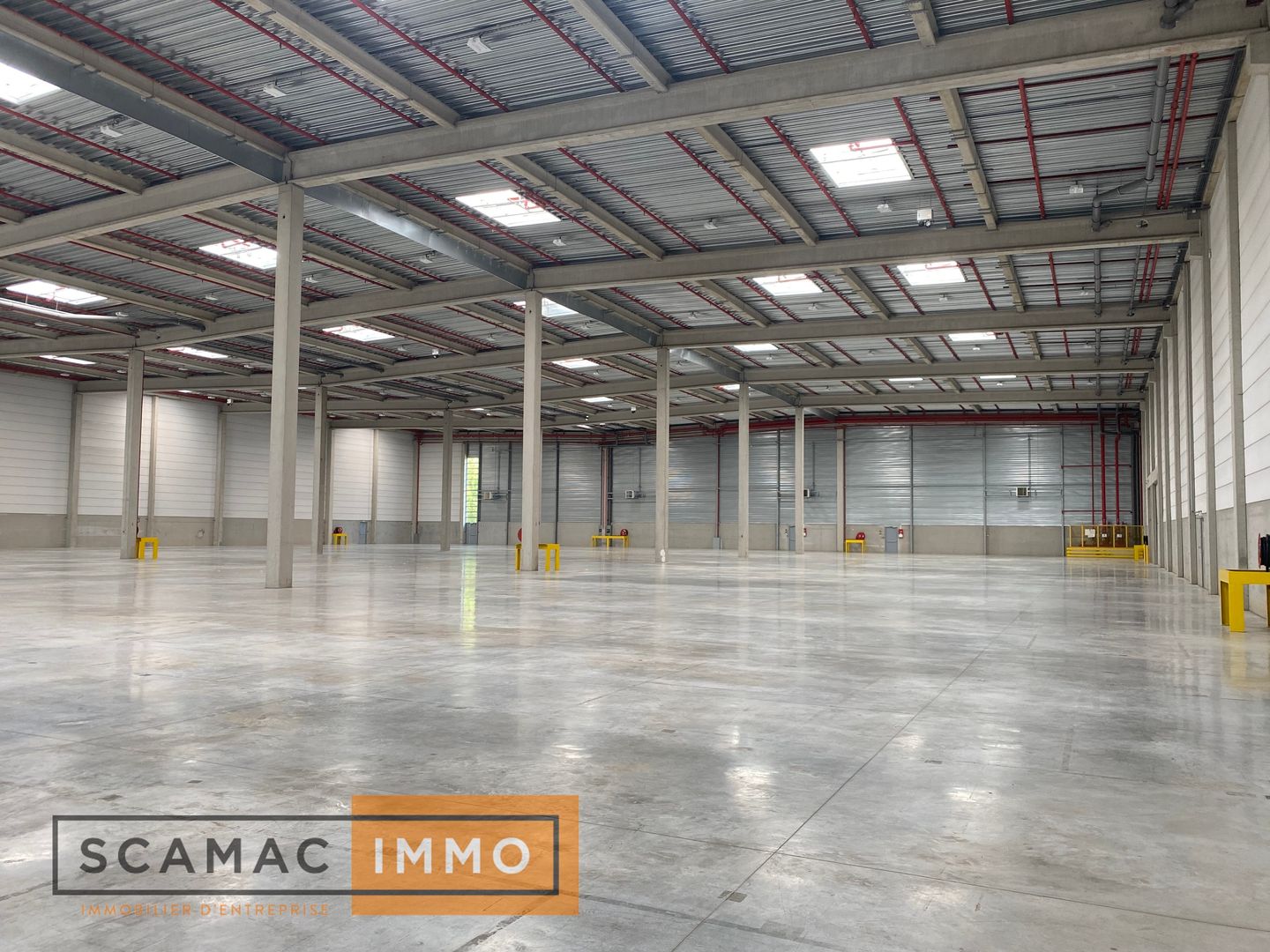 entrepôt de 11 568m², Lisses (Essonne)