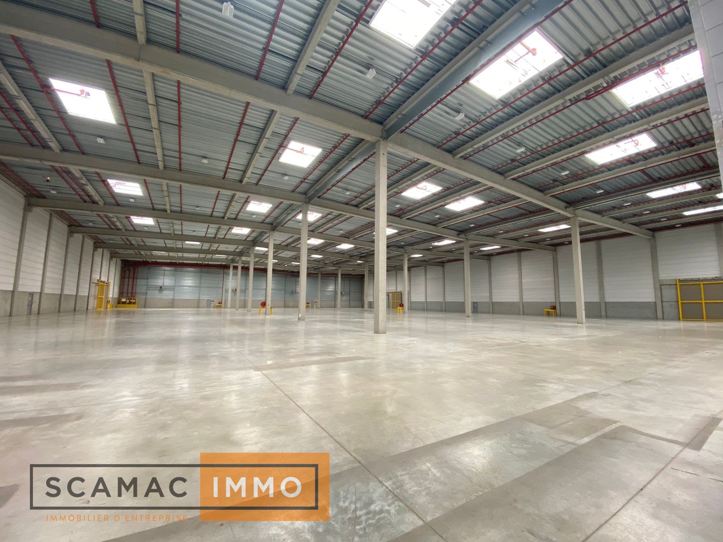 entrepôt de 11&nbsp;568m², Lisses (Essonne)