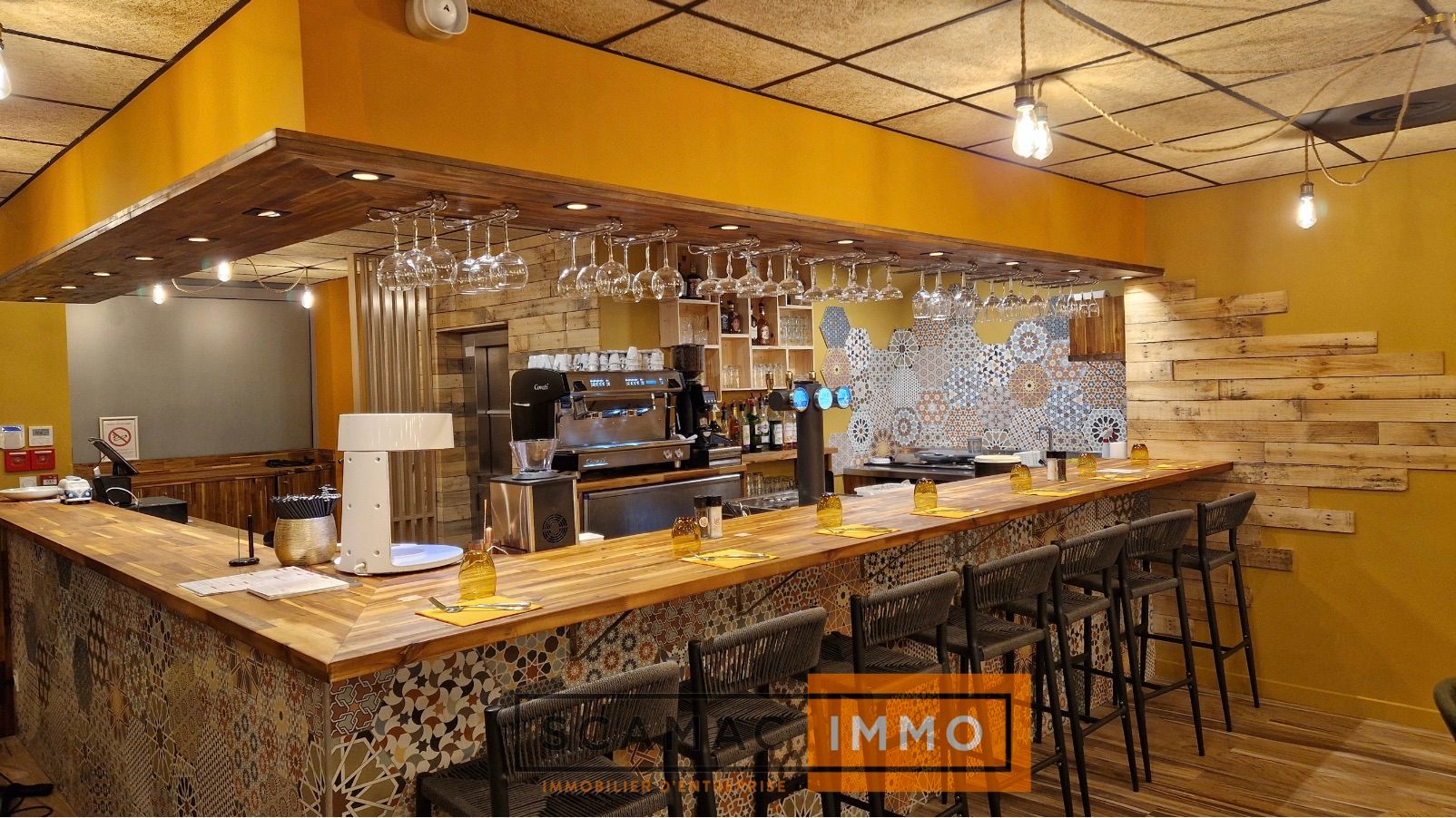 local commercial de 260m², Les Milles (Bouches-du-Rhône)