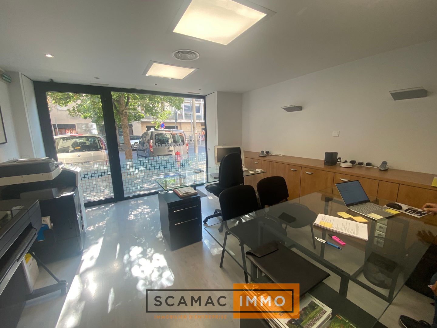 local commercial de 34m², Aubagne (Bouches-du-Rhône)